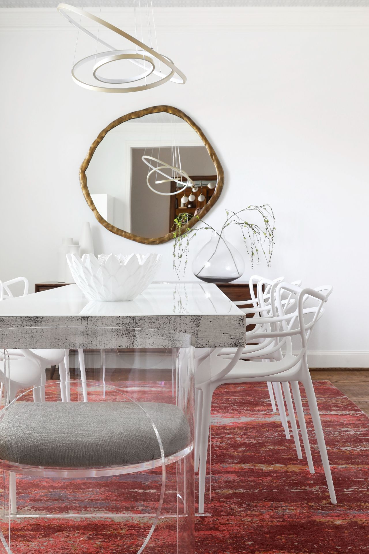 Fresh minimalist dining room